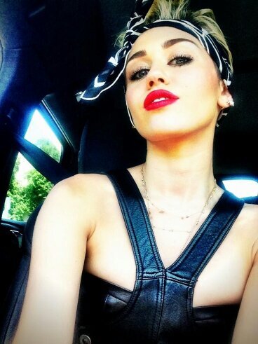 Miley is the Queen.‡♥{#TURNINGUP}‡ Love U Miley♥ Smilers F***ing #1♥‡ #FuckingBangerz♦