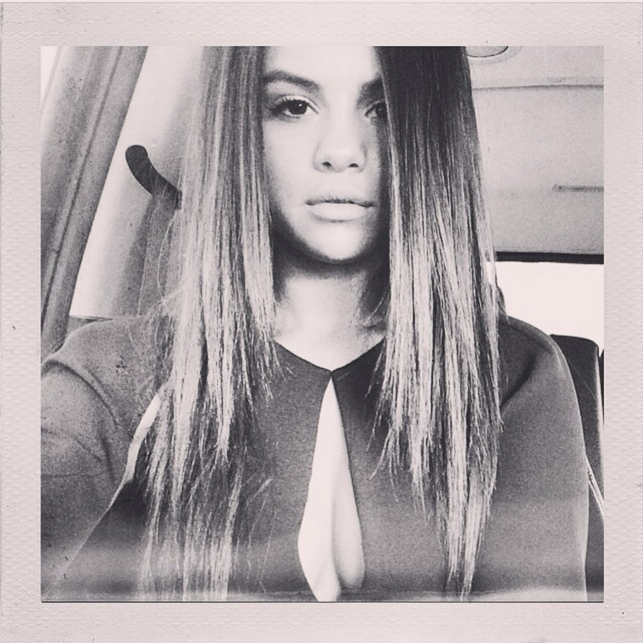 Hey Guys Its Selena Gomez This Is My Priv Page 
( My Insta Is @SelenaGomez and @SMGSelenaReal)