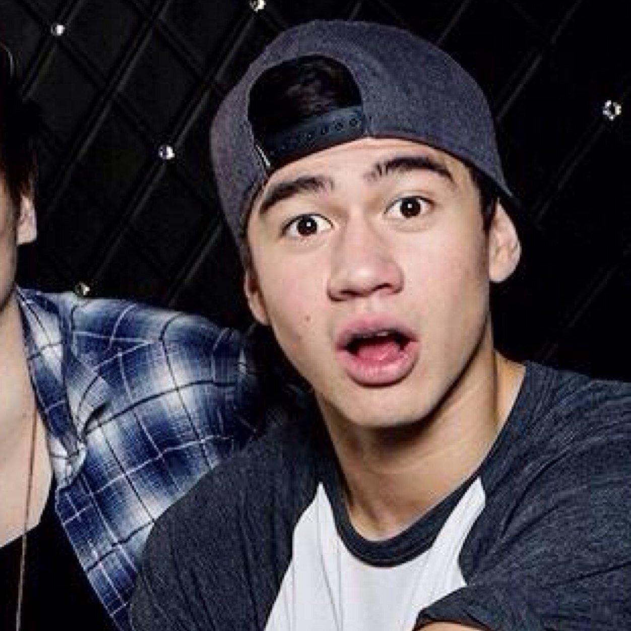 free follow from @5sosmanband