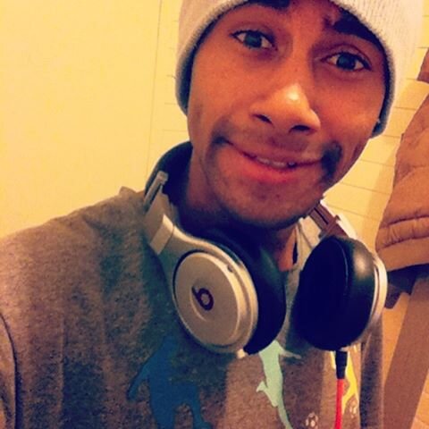 ' Amor é uma coisa que se conquista , seu carinho e a forma que trata o próximo , meu amor de fã por você vai além de tudo *-* #TeamoMuso @Mcdeeh #MeuNego s22 ³