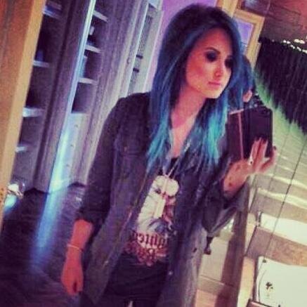 gosto muito do ONE DIRECTION  e da DEMI S2