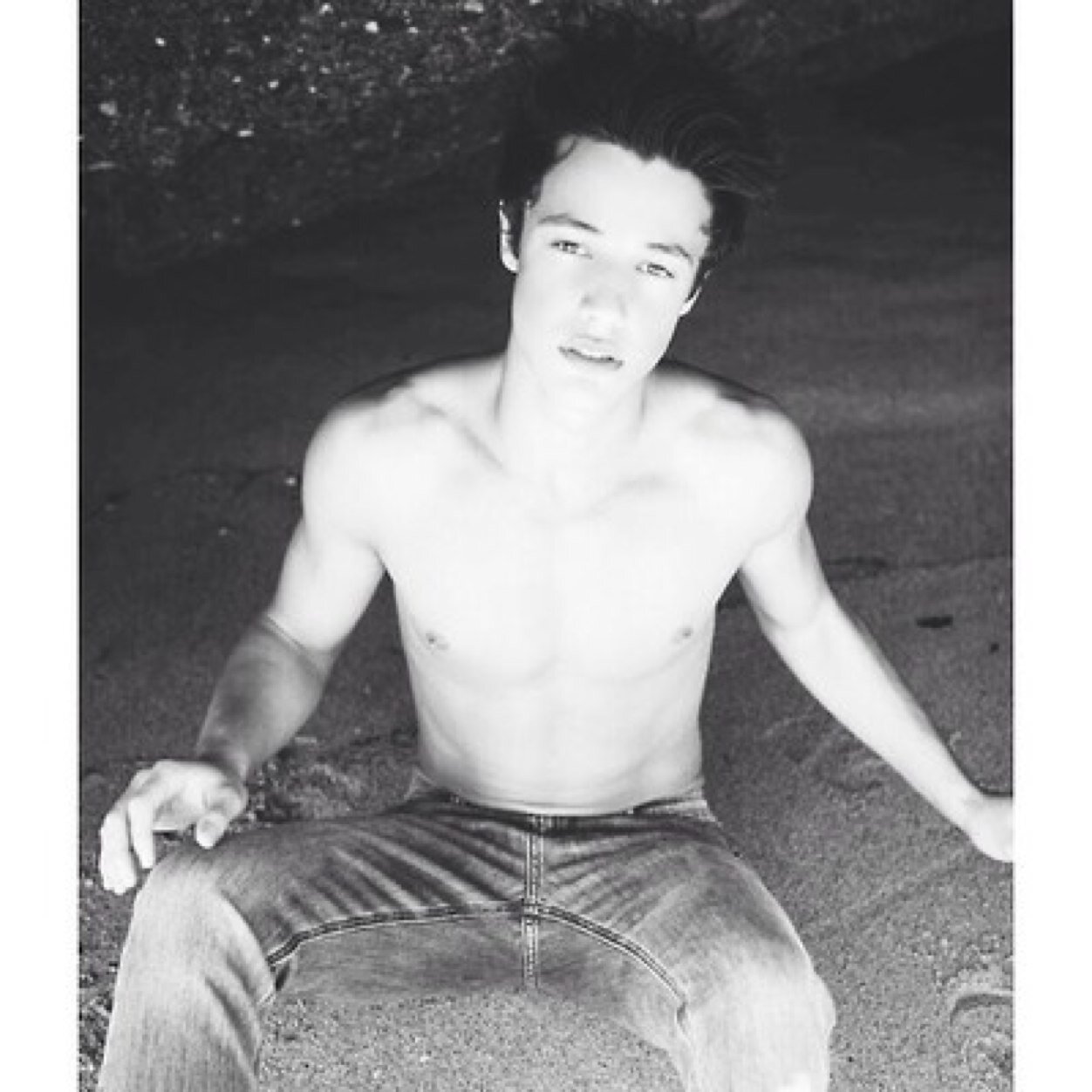 free follow from @daIIasftbutera bc i follow u on there and yeah haha