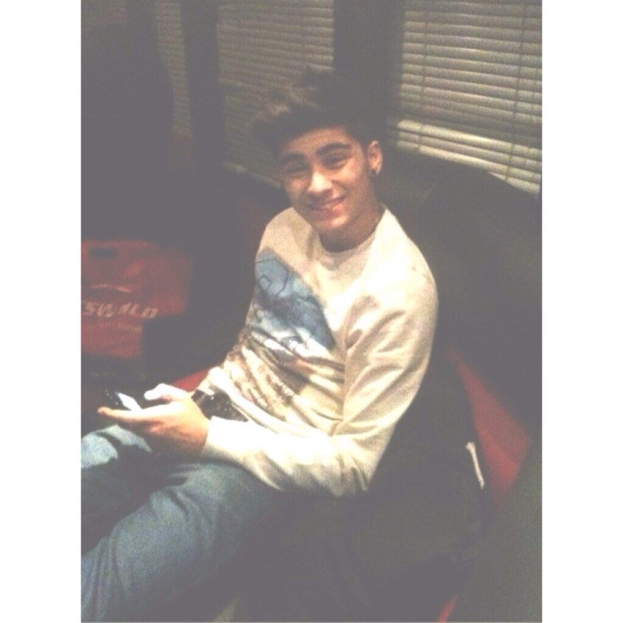 ask for a follow back on @raybanzouis