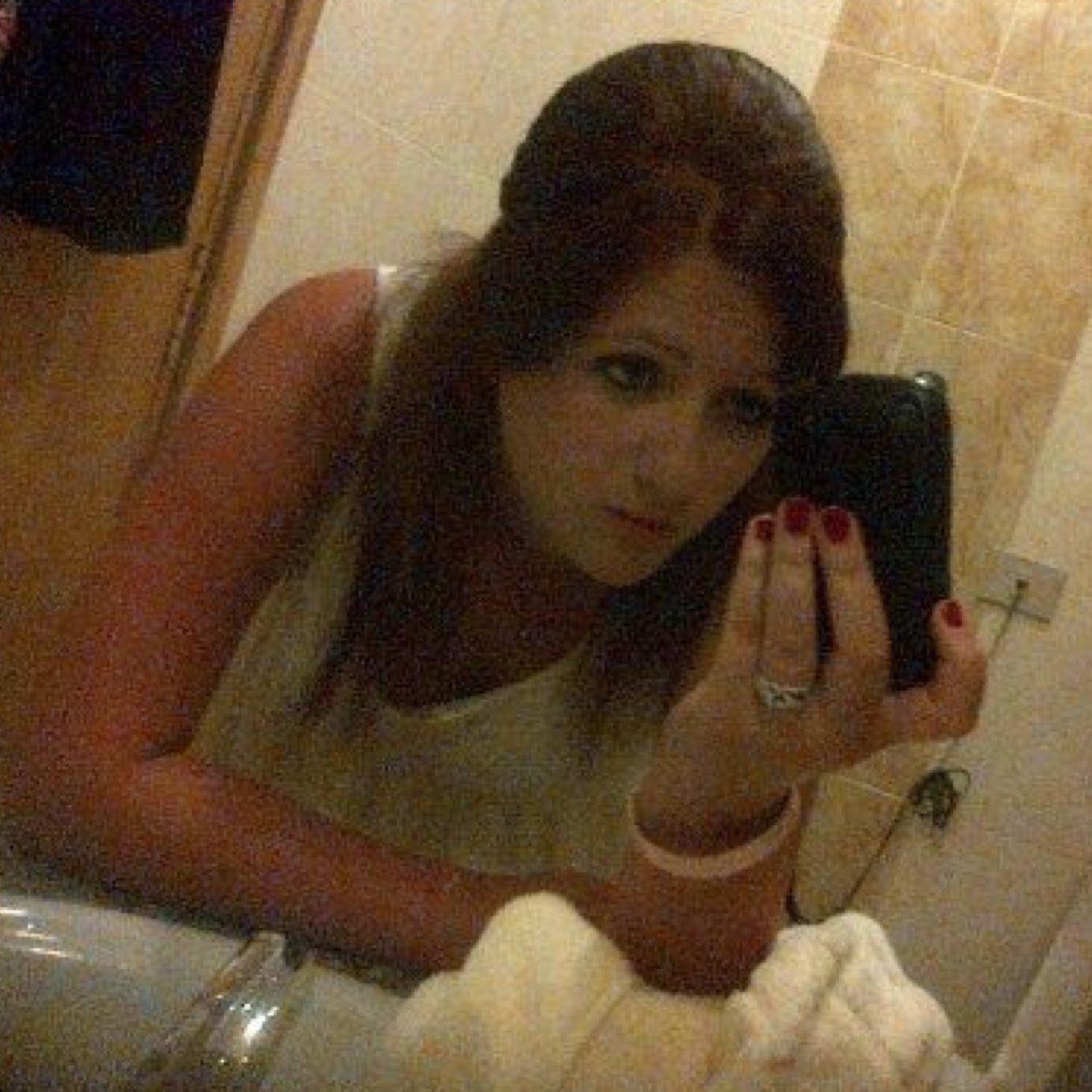 Follow me&I'll follow back:*
 http://t.co/vvKb5ab82b
 https://t.co/StSUg2jsgc