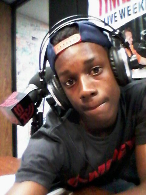 #ballislife with out it im a nobody!!!! married to Spalding. girls  i like. basketball, football,track is my life