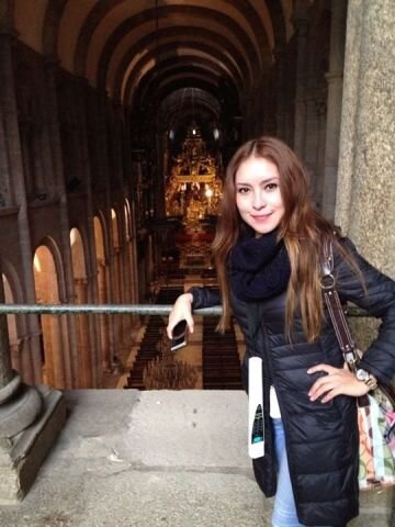 Hi there! I'm a very sociable girl and i love to travel around the world, make friends everywhere and spend time knowing new things