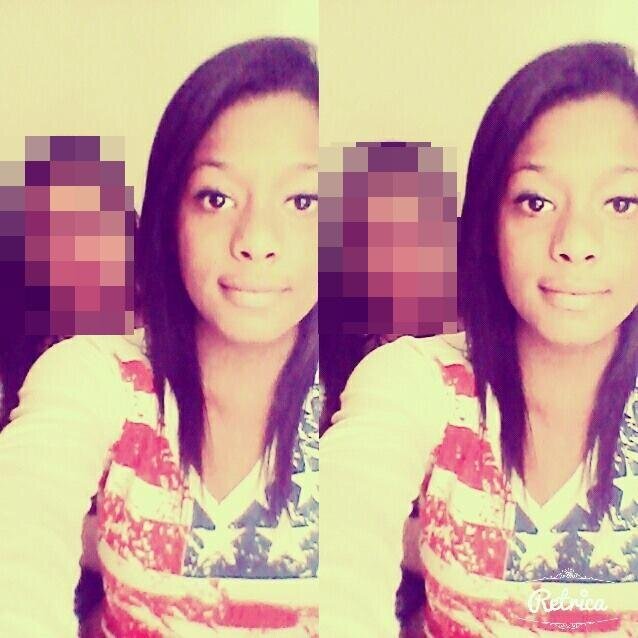 Sou dessas que não consigo me definir, me descrever ,so meio legal meio chata, meio confusa meio decidida !