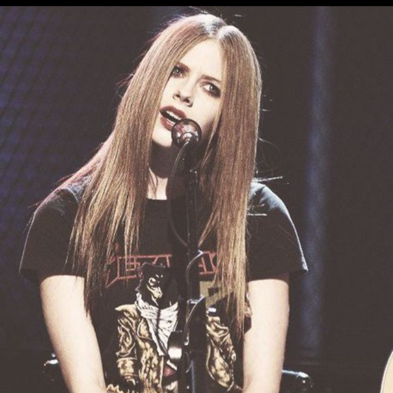 Avril Lavigne Daily I Can T Handle This Confusion I M Unable Come And Take Me Away Take Me Away Take Me Away Take Me Away Avrillavigne Http T Co Y8spl1qahy