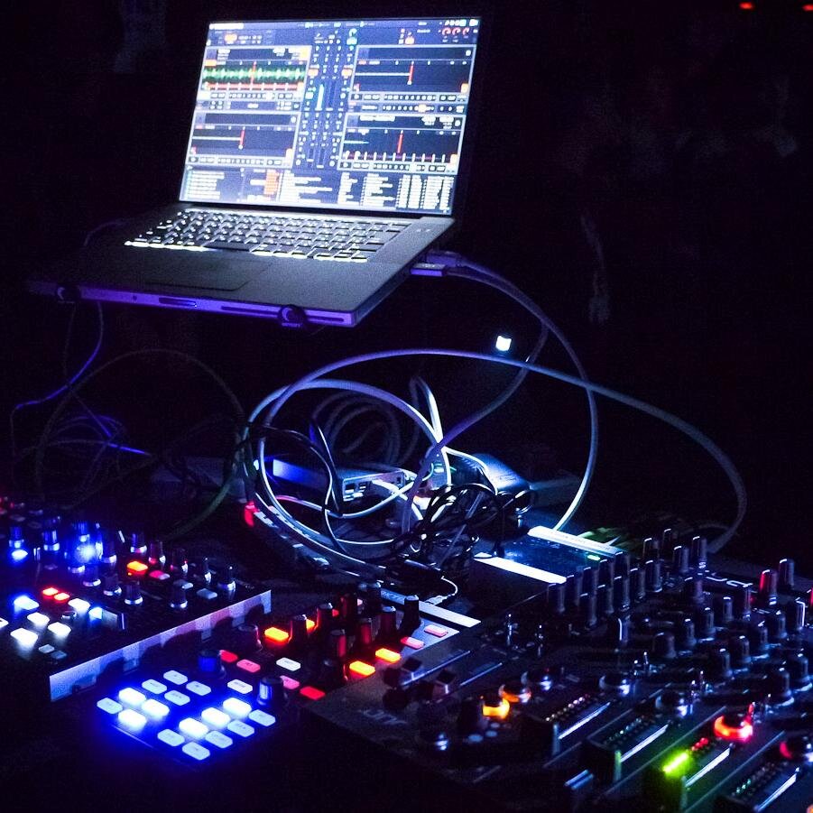 dvjalexinthemix's profile picture. 