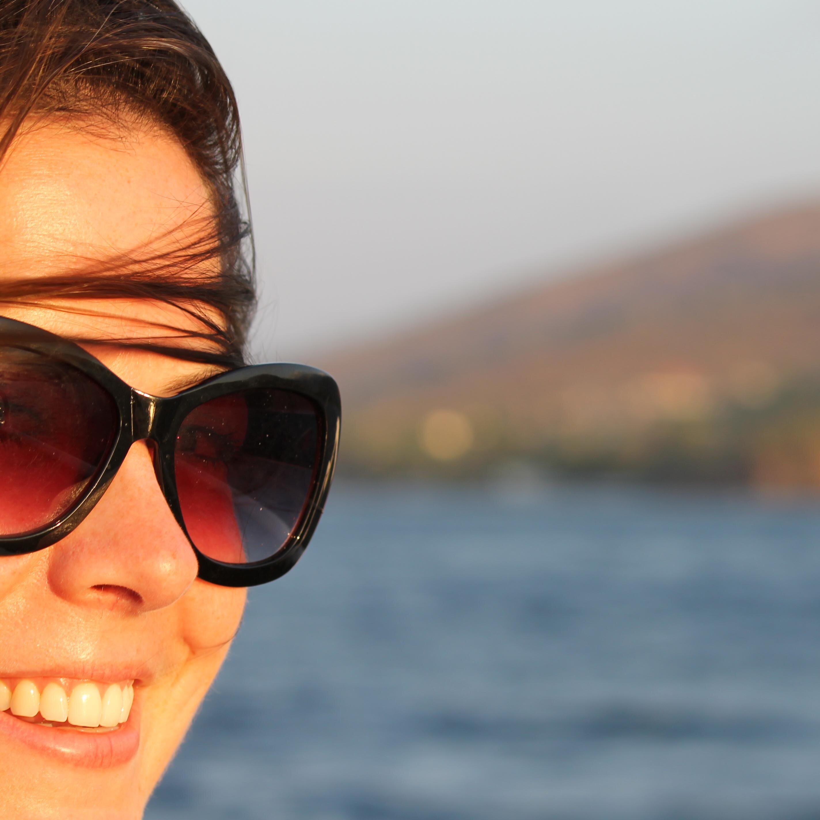 Sewist, knitter and jewelry maker currently living in Thailand!