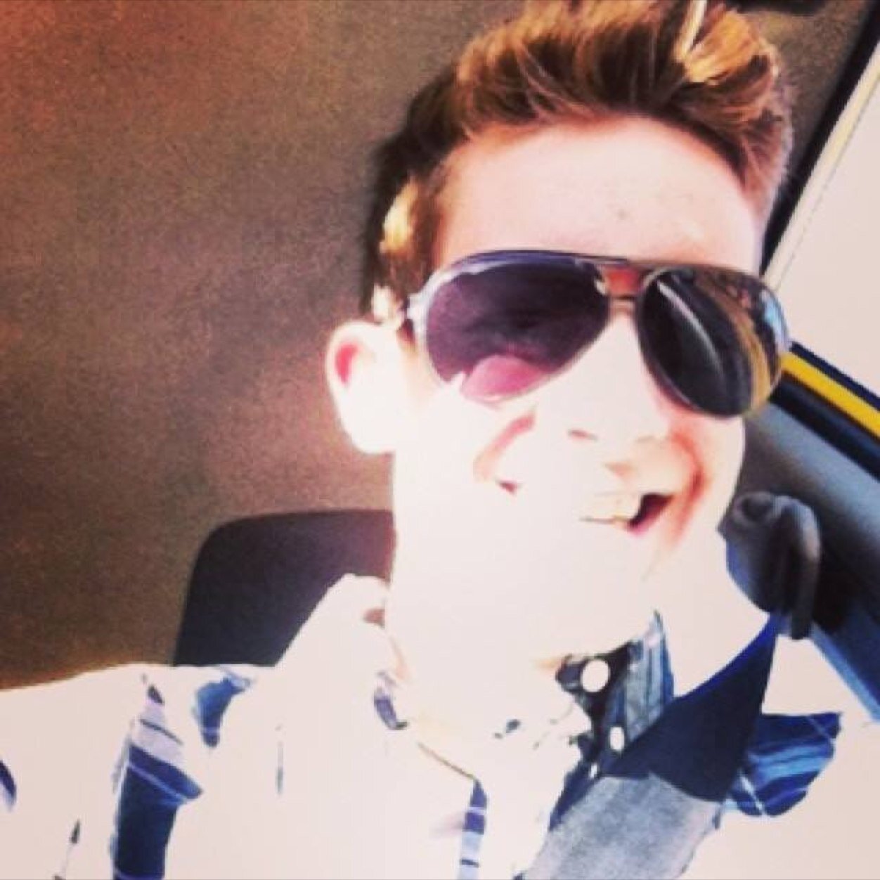 erobinson1996's profile picture. Surf, rugby, work, school, the end