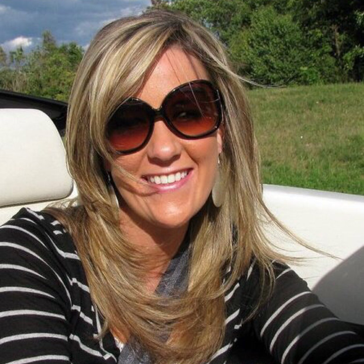 lifeinhigheels's profile picture. A blog about living life, persuing Christ, and doing it fabulously.