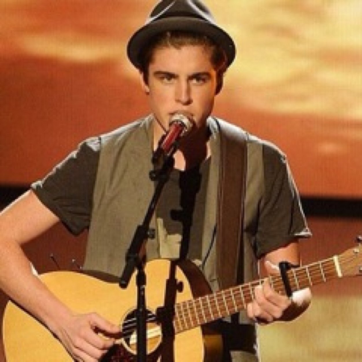 ✨Fan account of Sam Woolf! Follow him @samwoolfmusic if anyone would like to help co own let me know. WoolfPack loves u Sam!✨FollowMe @sweetcindyR5 I FollowBack