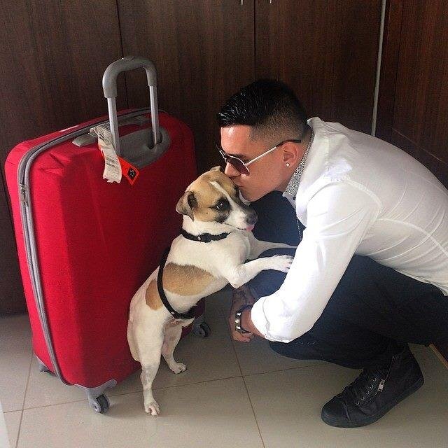 Cuenta de apoyo a el mejor exponente del Genero Urbano @KEVINROLDAN