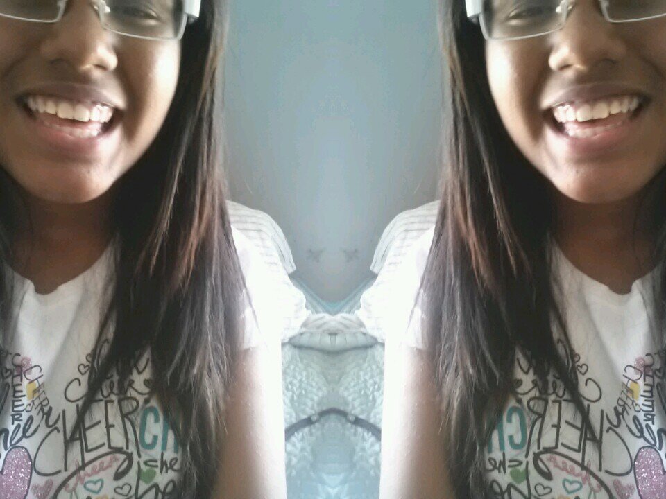 They make me smile. Mains Audrey, Ellanie, Nicky, Naty. viners, youtubers, boybands.