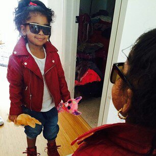 Im Aaliyah, Im 3 years young with a mind of a 20 year old,  mommy is: @ImTrendyBiitch and daddy is: @Trillniggahray my sissys are adeeshah, oneeyka,and lyric