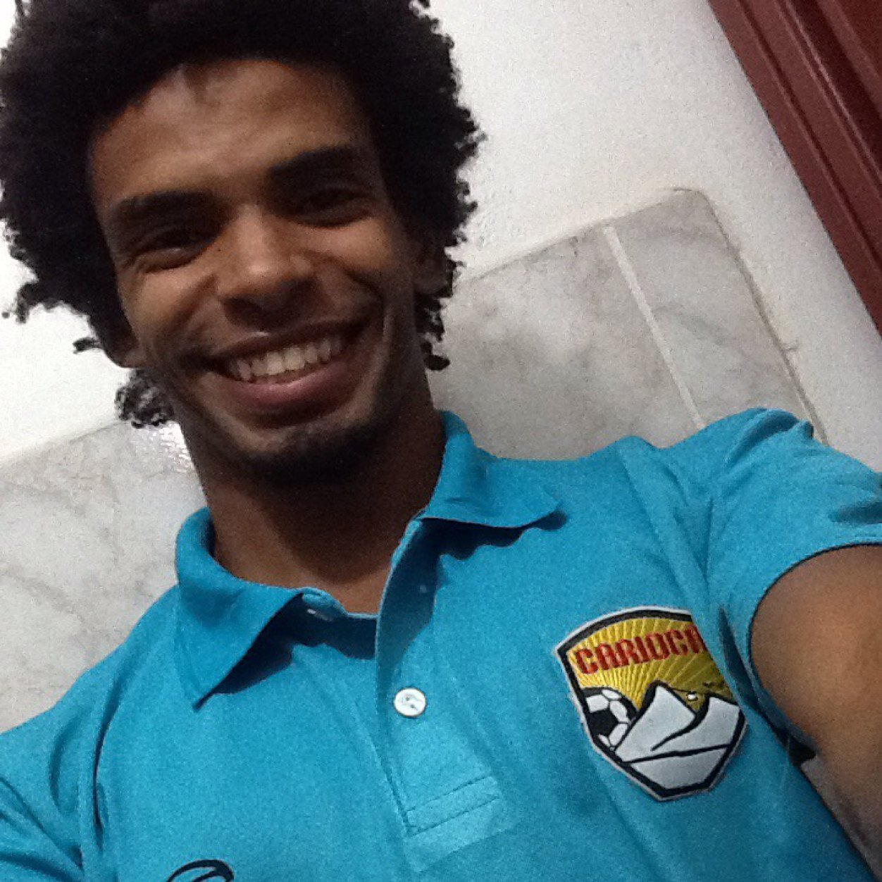 Atleta de futebol e Adepto do FODA-SE! 
:)