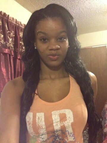 Im laid back love to have fun love being a mother to my babies... Love to do sum hair currently working and enrolling in school :)