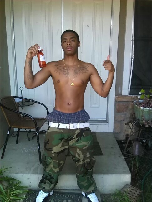 Lofas Mobsta All around hustla Father of 2 Mattywack III & Princess Mia Gotta do it for my kids n my family cuz its not all about me nomore.. #12th