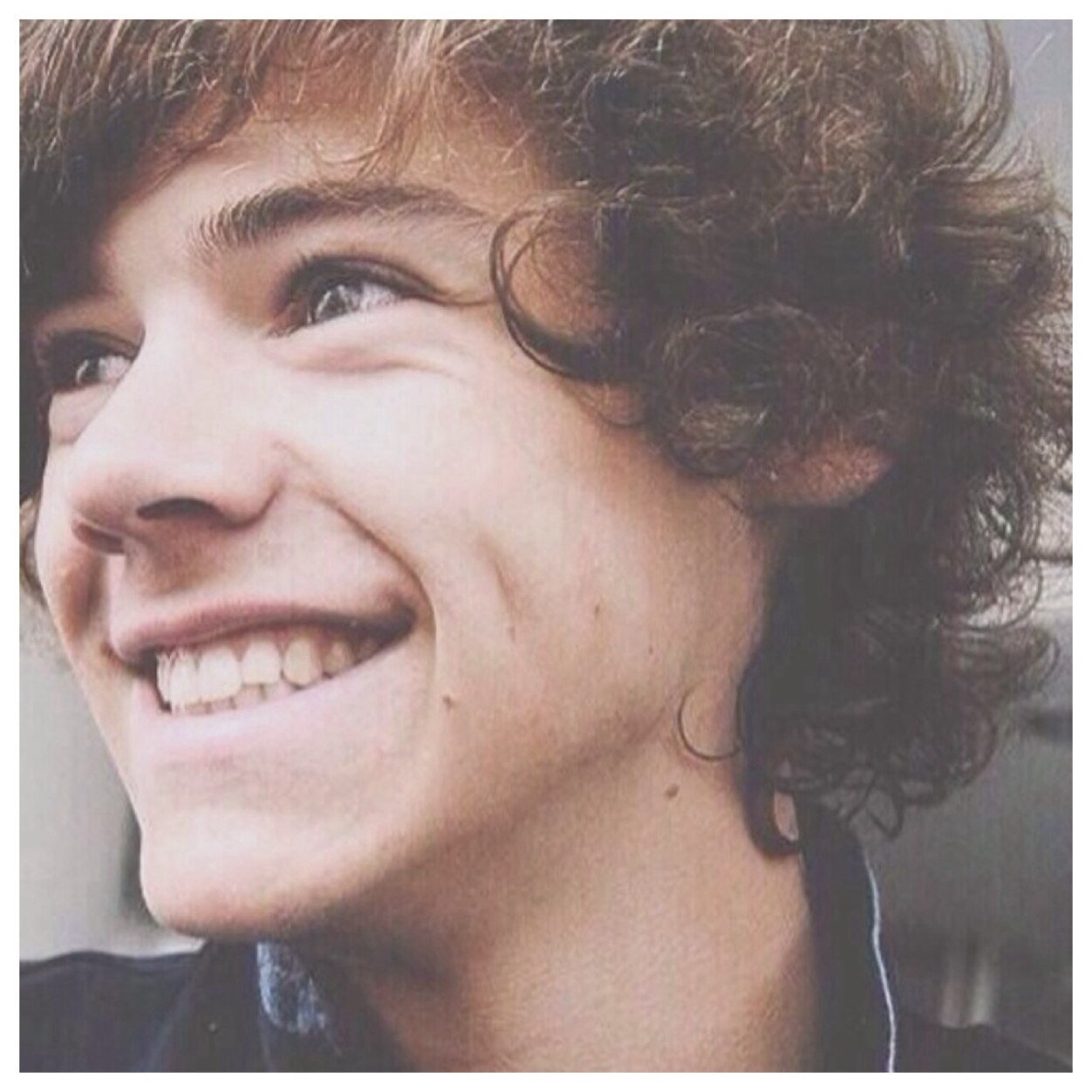 layouts made by @plaidliam , @cravedlouis , @1975liam & @neuroticstyIes ✧ give credits if using!
