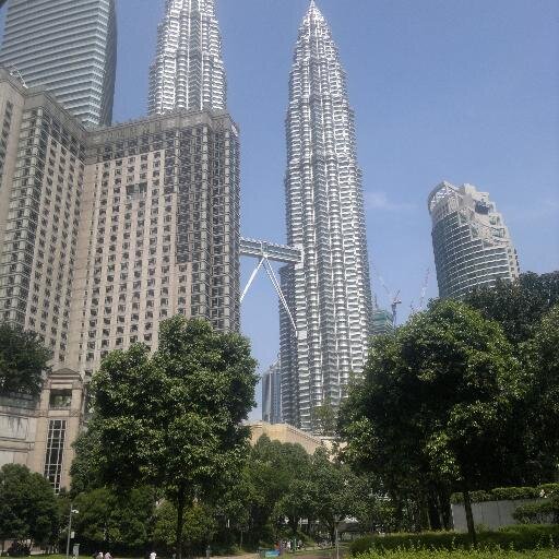 سبحان الله وبحمده سبحان الله العظيم واتوب اليه والله أكبر ولا حول ولا قوة الا بالله