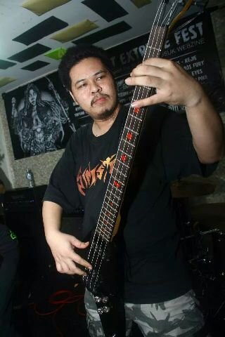 dewa_drop's profile picture. Radiografer, Bassist of DROP, Pulsarian Bikers, leader of @IBF_Bekasi | pin 534A967C | hp 081294196074