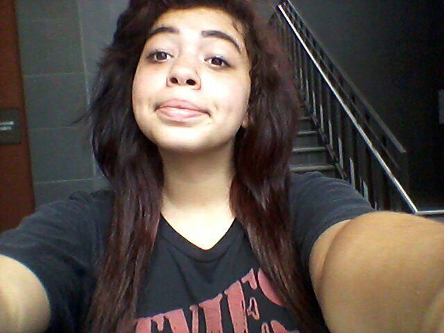 emoo bittch haha ;* 
follow lol c': 
susie , sapphira , alexus , ilene , arely , alicia , alondra , valeria (; :*