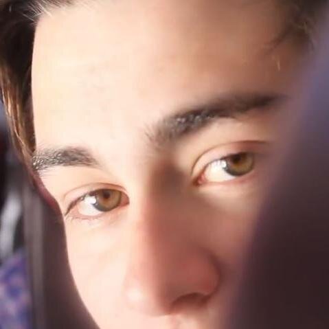 This is a free follow from @BYEaliengreyson follow her ohkay?