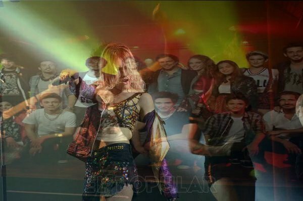 FANS de españa de @MundoAliados y @laliespos
SIEMPRE ESTAREMOS CON ELLOS!!!!❤❤☺☺☺❤❤