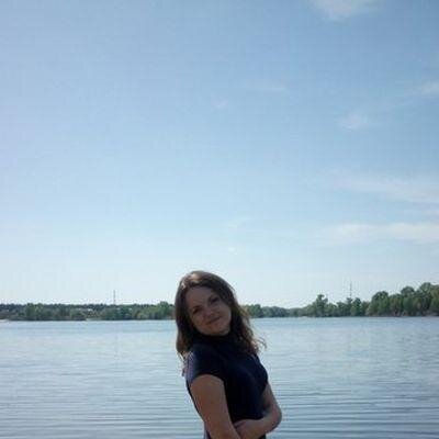Мне нравится обговаривать разные события. Я довольно общительная как человек. Родилась в интересном городе. Стараюсь жить радостно.