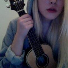 ehidavide's profile picture. spesso il punto debole di una persona è semplicemente un'altra persona