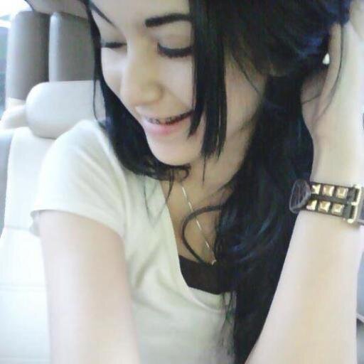 Jangan ngetweet kata Maaf dan Stalking jika tidak mau saya mention :D • Jangan baca Bio saya karena ini hanya formalitas.