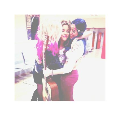 Primera cuenta de apoyo a @SWTCalifornia desde Albacete. Rocío♡Alba♡Sonia♡ || ¿Mi sueño? Poder abrazarlas algún día♡Break Of Day♡ [Vuelvo a ser la rara]♡