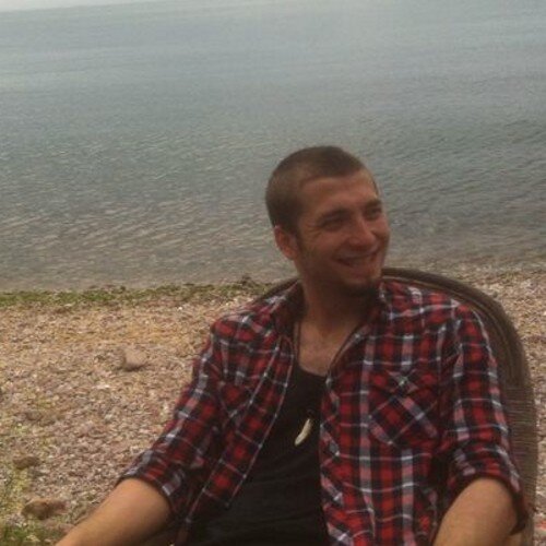 uçan tekmeye kafa atan adam. Marmara University