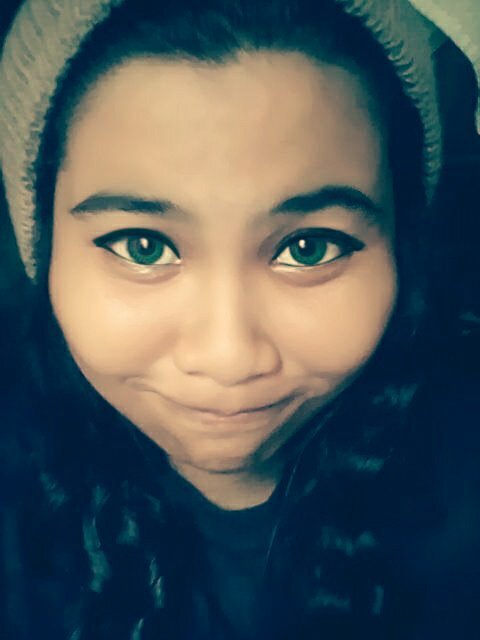 I love Cute things , I love God , Soon to be PTRP , Make up addict , Bass Player ,Paramorians,Volleyball player,Love adviser,Love Me Hate Me..I don't Care :)