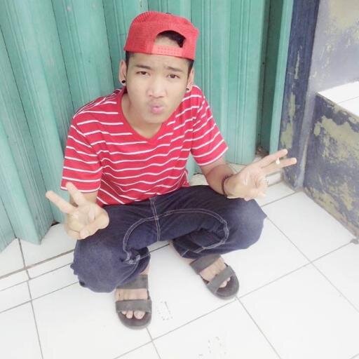 I'm not perfect, But i'm Limited edition !!! |Follow aja dulu, terus kenalan, ga gigit ko orang nya :)) |06 JULI 1996| Forza F.C INTERNAZIONALE MILAN *ITALY*