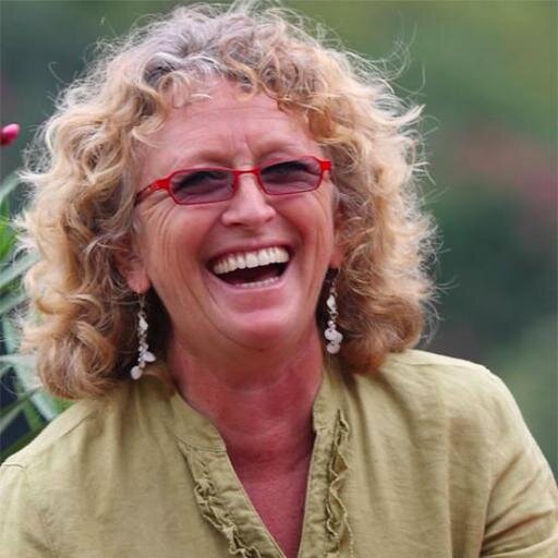 Jennifer Bigman is the proud owner and manager of the best B&B in Guatemala. What do I spend my time with? Gallery, guests, cooking, painting...