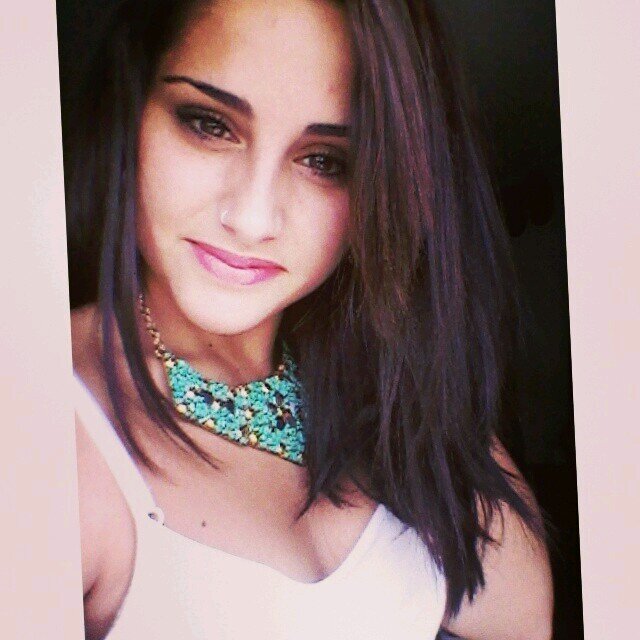 De ahora en adelante, pon tus fuerzas en construir una vida, orientada hacia lo mas alto. Haz como el sol que nace cada mañana, sin pensar la noche que pasó.∞