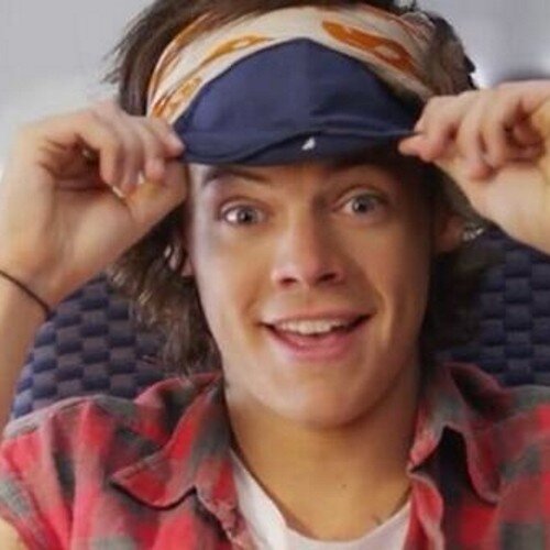 PLEASE FOLLOW ME ON @iMagicHarry I FBACK, STAY BEAUTIFUL