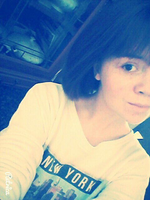 Instagram- @miss.sunshine15 I follow back♥ Love music