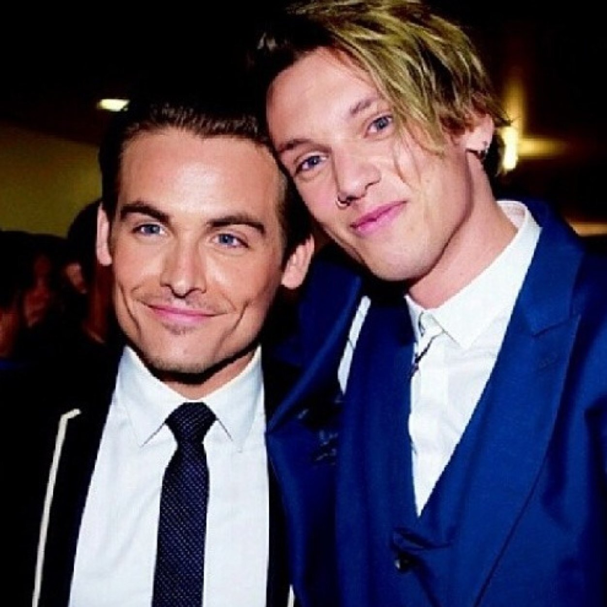Free follow from @CityOfCullens, follow me there please