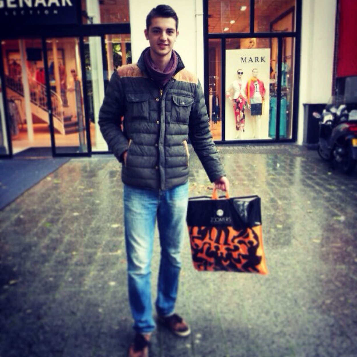 eric_vld's profile picture. Aan het einde van de dag sta je er alleen voor