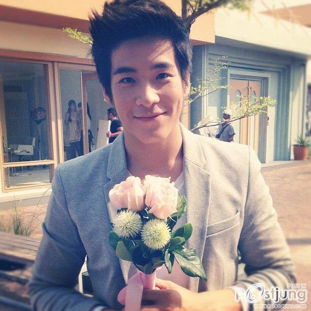 สวัสดีครับ ผมอาเล็ก ธีรเดช FC ฝาก RT follow ด้วยนะครับ ขอบคุณครับ ที่รัก@Wawwaboth