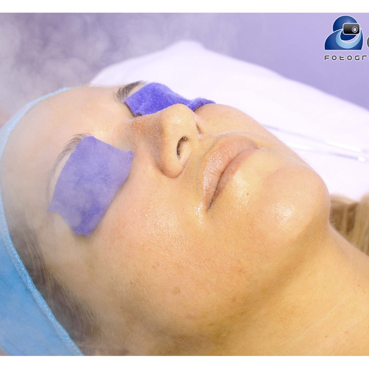 COSMETOLOGA, COSMEATRA, MAQUILLADORA PROFESIONAL, ASESORA DE IMAGEN... Mas Inf: cell: 0980827846 Esfuérzate y sé valiente