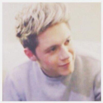 Hey can you follow @niallshlag ? LOVE YOUUU♡