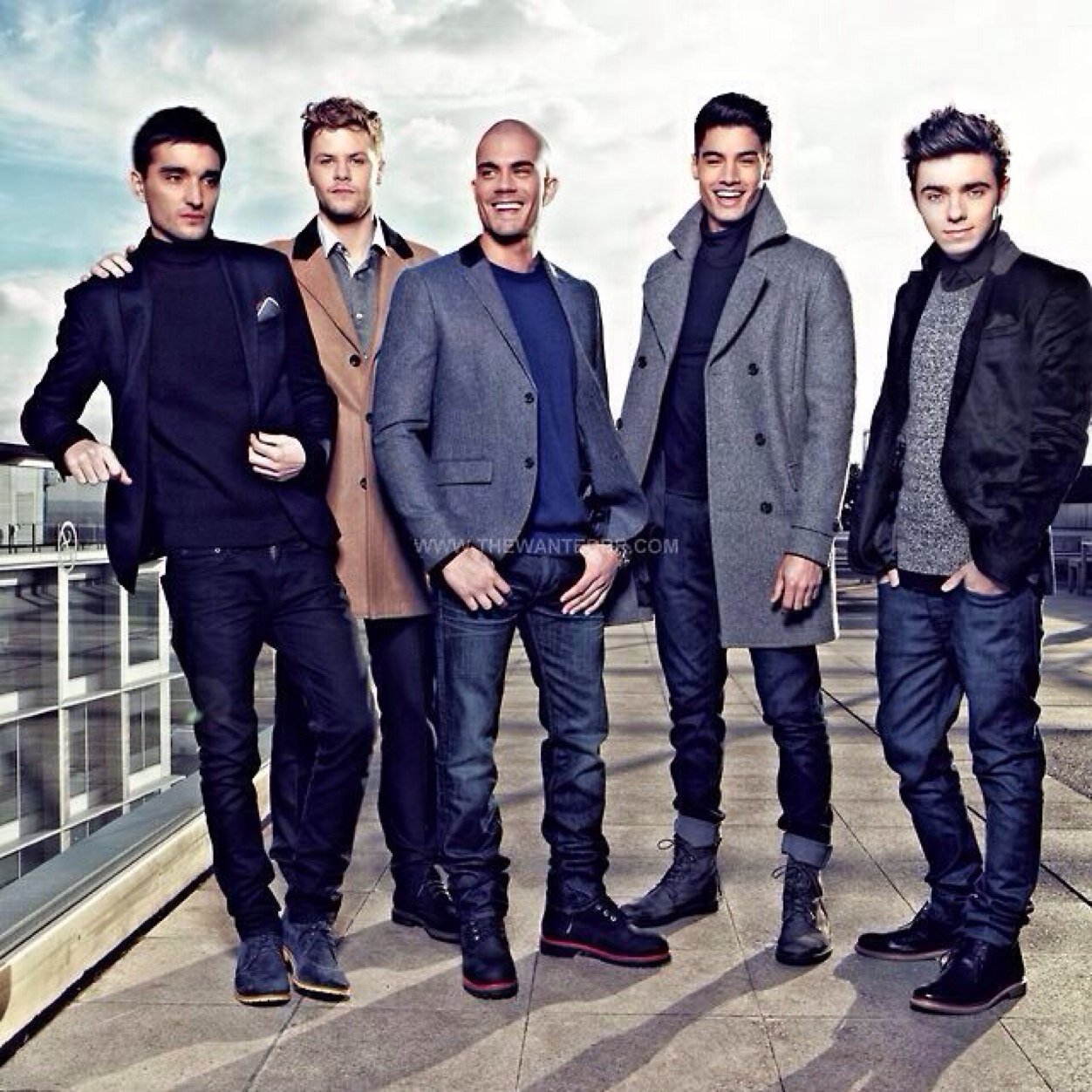 TWFanmilyHunt's profile picture. Here to stay with the boys forever, an account only for TWFanmily. So basically a free follow account for TWFanmily members. :)