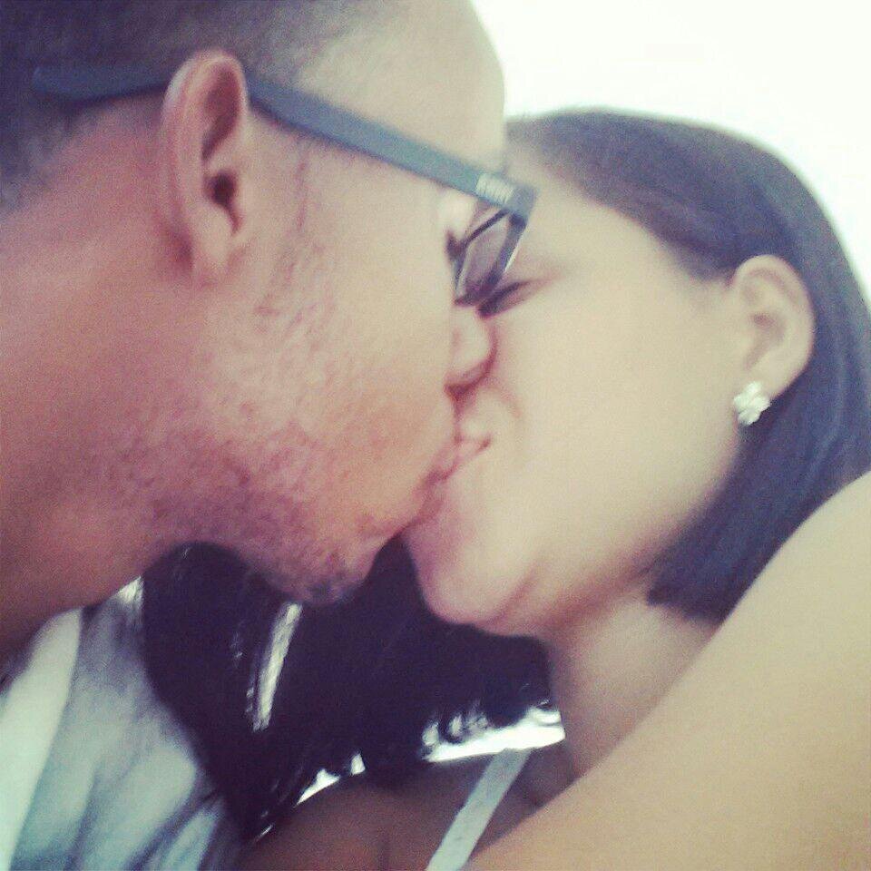 Estudiante, casada, mommy to be, modelo, amante a los perros, simpática, niña consentida, y muy alocada Follow me ;)