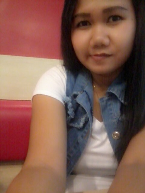 Yunial_Nuniek's profile picture. 