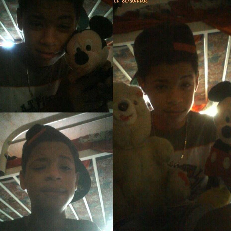 soy todo lo que una persona quiere de uno abeces un clavo no saca a otro clavo serias alguien en mi vida y es alguien podria ser tu te quiero pila ☺ ♥  ♥ ♥ ♥ ♥