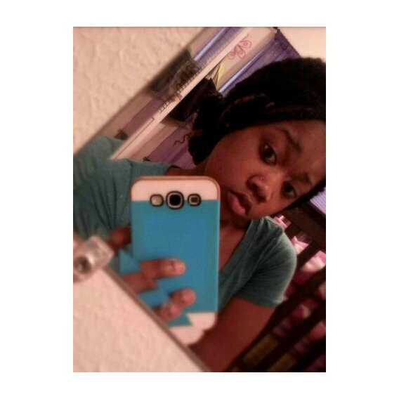 7KSkyWalker's profile picture. $ENIOR ∆ lawton high 
         ian  
snapchat: indyalashaunn